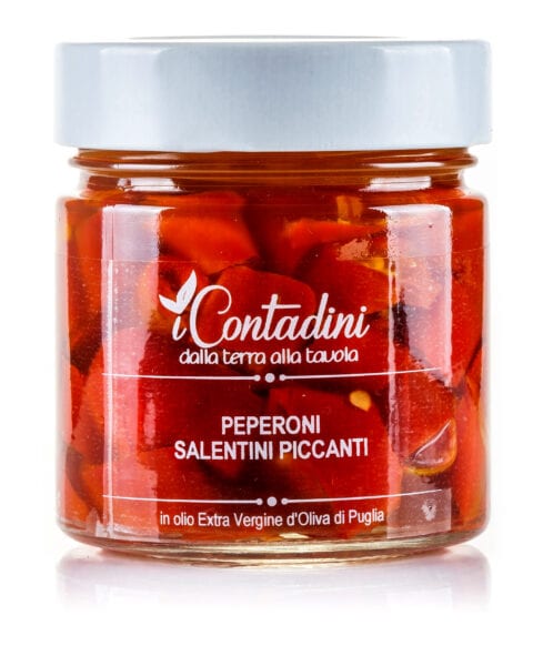I Contadini Salentini chilli peppers. Washed, selected, cut into rings and matured in salt. After, they are put in extra virgin olive oil.