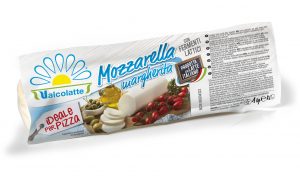 Valcolatte mozzarella filone are made with Italian milk. The farms, located in Lombardy and Emilia-Romagna use 100% Italian cow's milk.