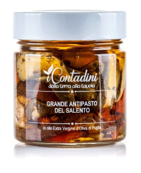 I Contadini grande antipasto Salento. Dry tomatoes, dried aubergines & zucchini, dried peppers, pitted 