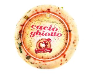 Centroform pecorino cacio ghiotto is a compact soft cheese, enriched with rocket, red chilli pepper, pitted green olives and capers.
