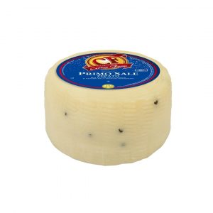 Centroform pecorino primosale pepper with black peppercorns is a soft compact cheese, with a fresh and spicy flavour.