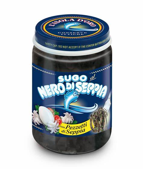 This squid ink convenient sauce contains small pieces of squid dipped in the velvety taste of the squid ink.