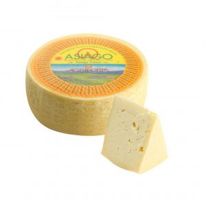Agriform asiago PDO. It is a semi-hard, semi-cooked cheese. It has a delicate, supple and pleasant taste with a delightful aroma of milk.