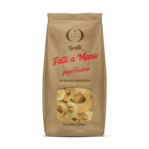 TERREDIPUGLIA HAND MADE TARALLI CHILLI12x200g. Handmade with patience and love. The tradition of Apulian tarallo lives on in the flavours of these taralli