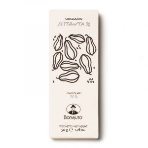 BONAJUTO 70% CHOCOLATE BAR 12x50g. The proportions between the cocoa mass and sugar return a chocolate bar with a robust taste and at the same time delicate on the palate: a chocolate with a sweet note that combines well with the hints of cocoa.