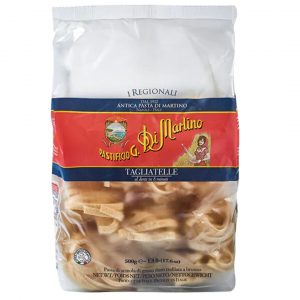 DI MARTINO TAGLIATELLE 12x500g. Tagliatelle go perfectly with a wide variety of condiments, from the more classic Bolognese sauce, to mushroom-based sauces but also to vegetable-based sauces and different flavourings.
