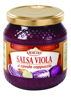 DEMETRA RED CABBAGE SAUCE 580g JAR. A red cabbage sauce prepared with onions, oil and wine vinegar. With a slightly sour taste, it is suitable for both hot and cold uses, ideal for pizzas or sandwiches and for preparing pasta dishes or filled pasta.